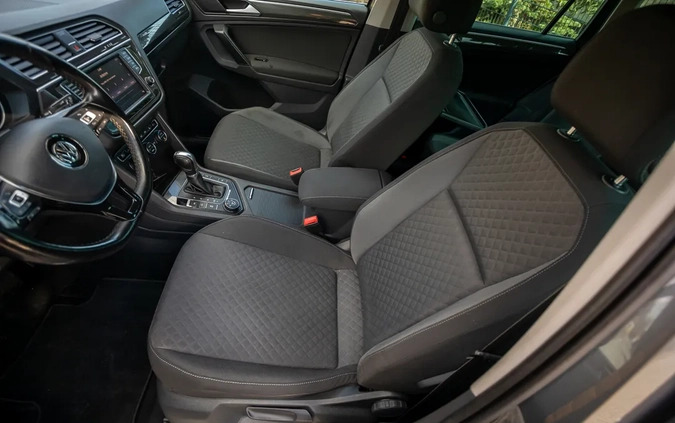 Volkswagen Tiguan cena 67900 przebieg: 159000, rok produkcji 2017 z Szamocin małe 631